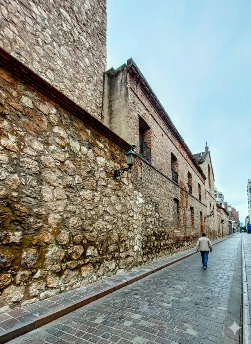 Córdoba street for a cultural English experience